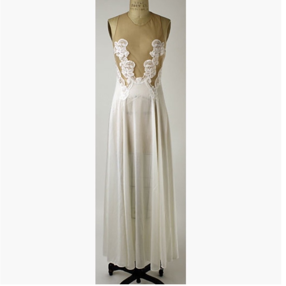 Formfit Rogers 1976 Vintage Bridal Gown